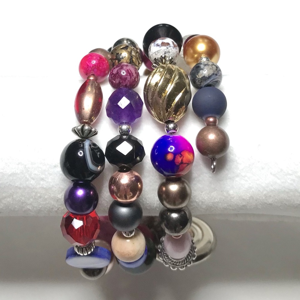 Handmade Bracelet with Vintage and Contemporary Elements (NB79-5H) - Picture 5 of 9